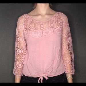 💞NEW:PINK FLORAL/LACE BLOUSE💞